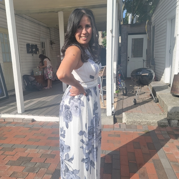 Meet your Posher,Carolina - Picture 2 of 5